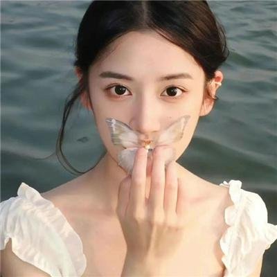 彩虹艳女